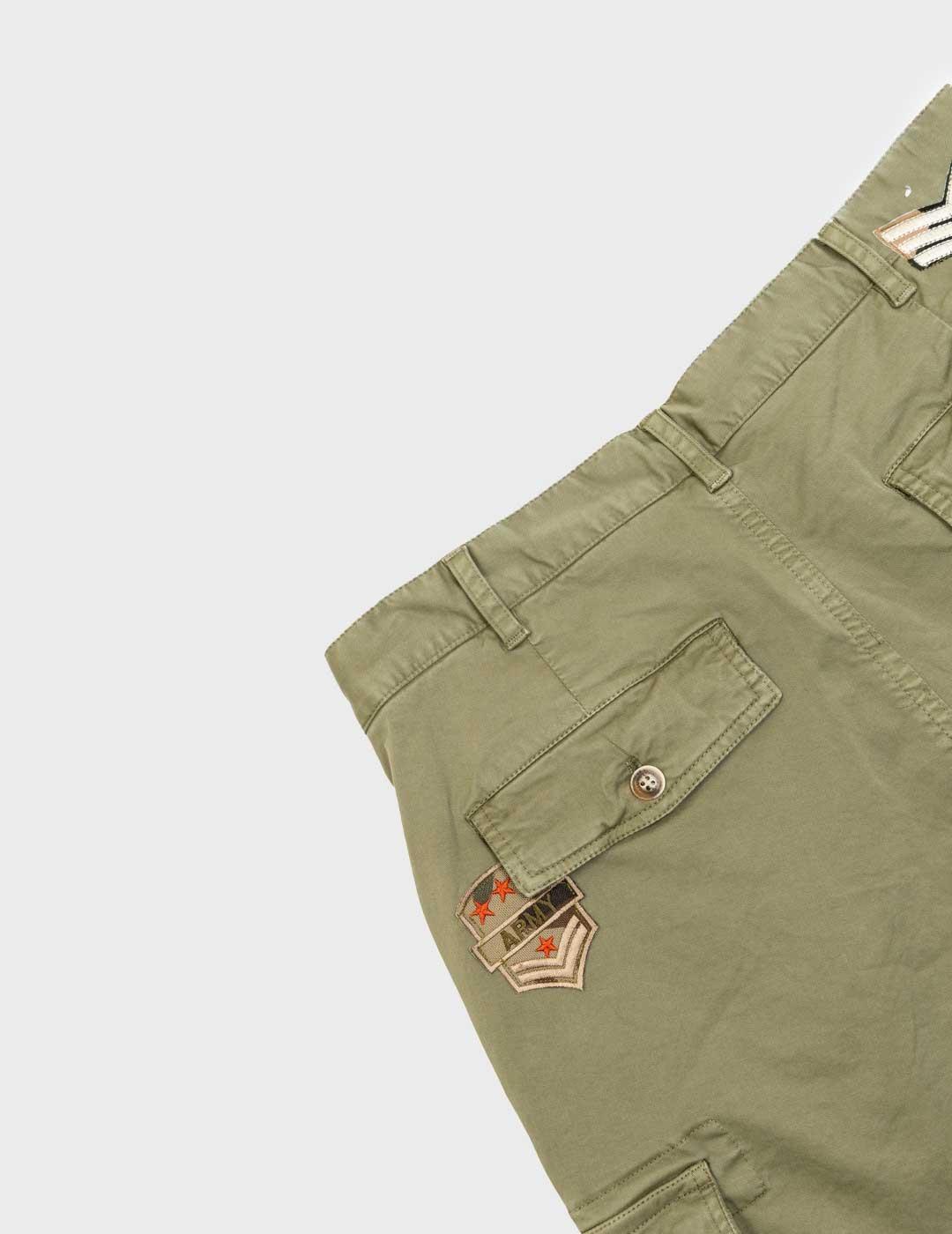 Gianni Lupo Short Cargo Parches Bermuda verde para hombre