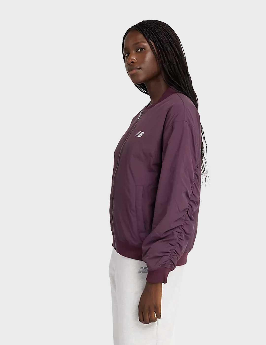 New Balance graphic woven chaqueta morada para mujer