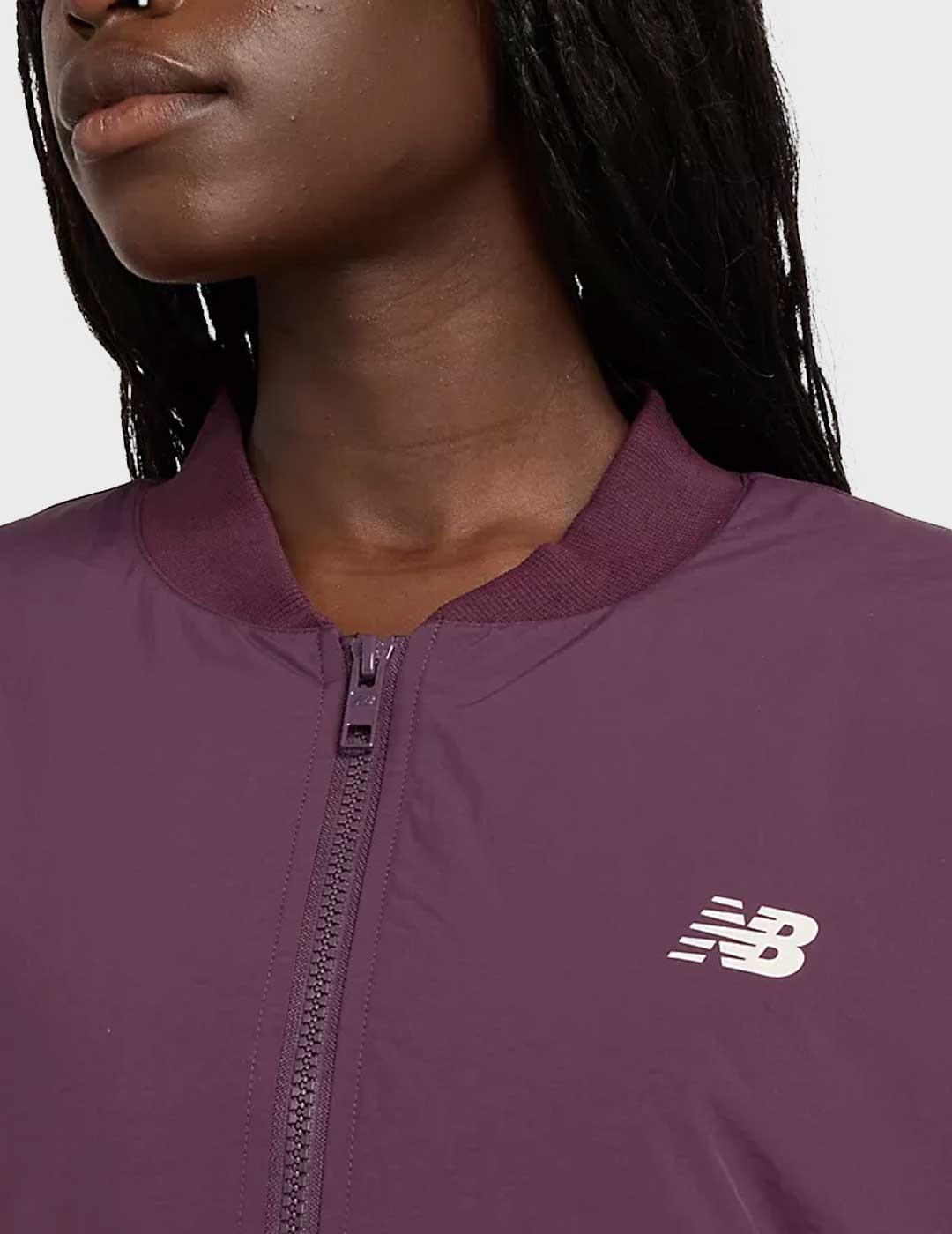 New Balance graphic woven chaqueta morada para mujer