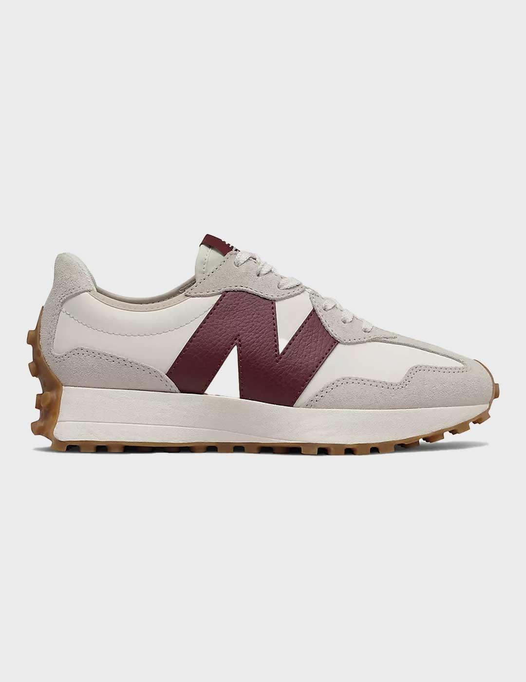 New Balance 327 zapatilla blanca con logo granate para mujer