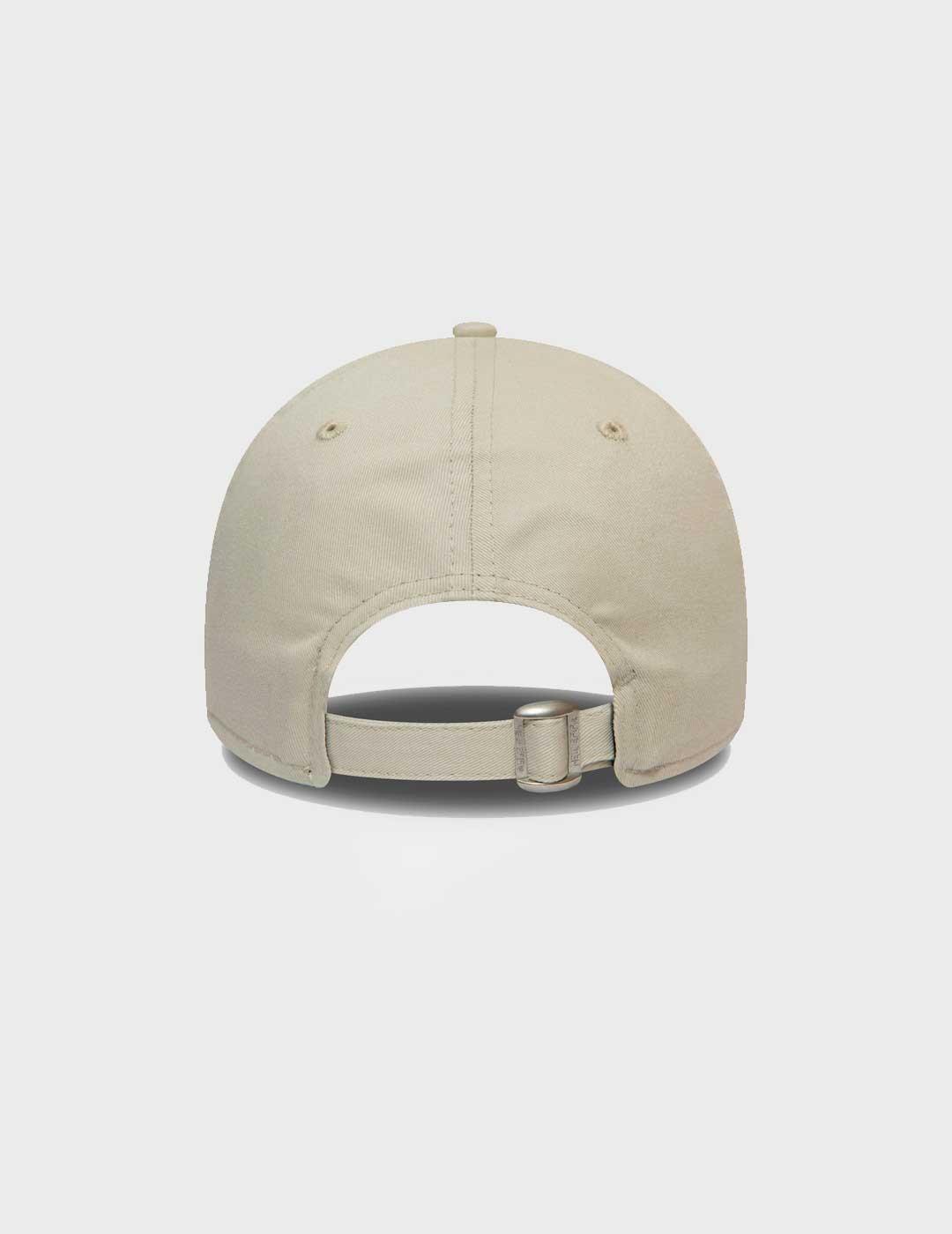 Gorra New Era League Essential 940 beige para hombre