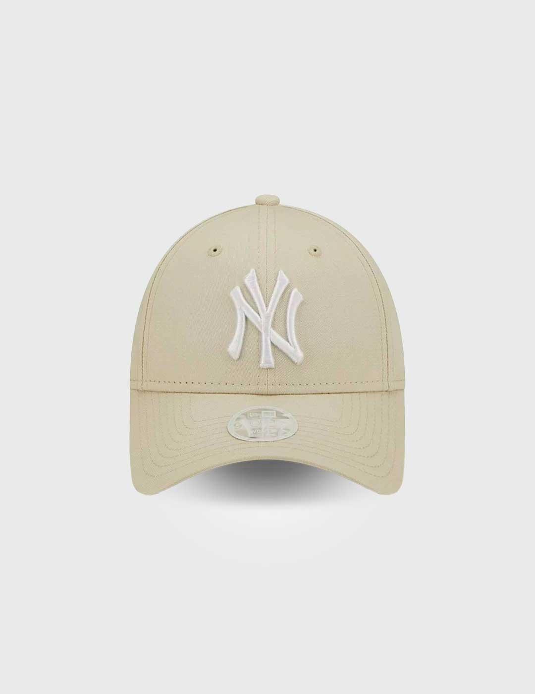 Gorra New Era League Essential 9 Forty beige para mujer