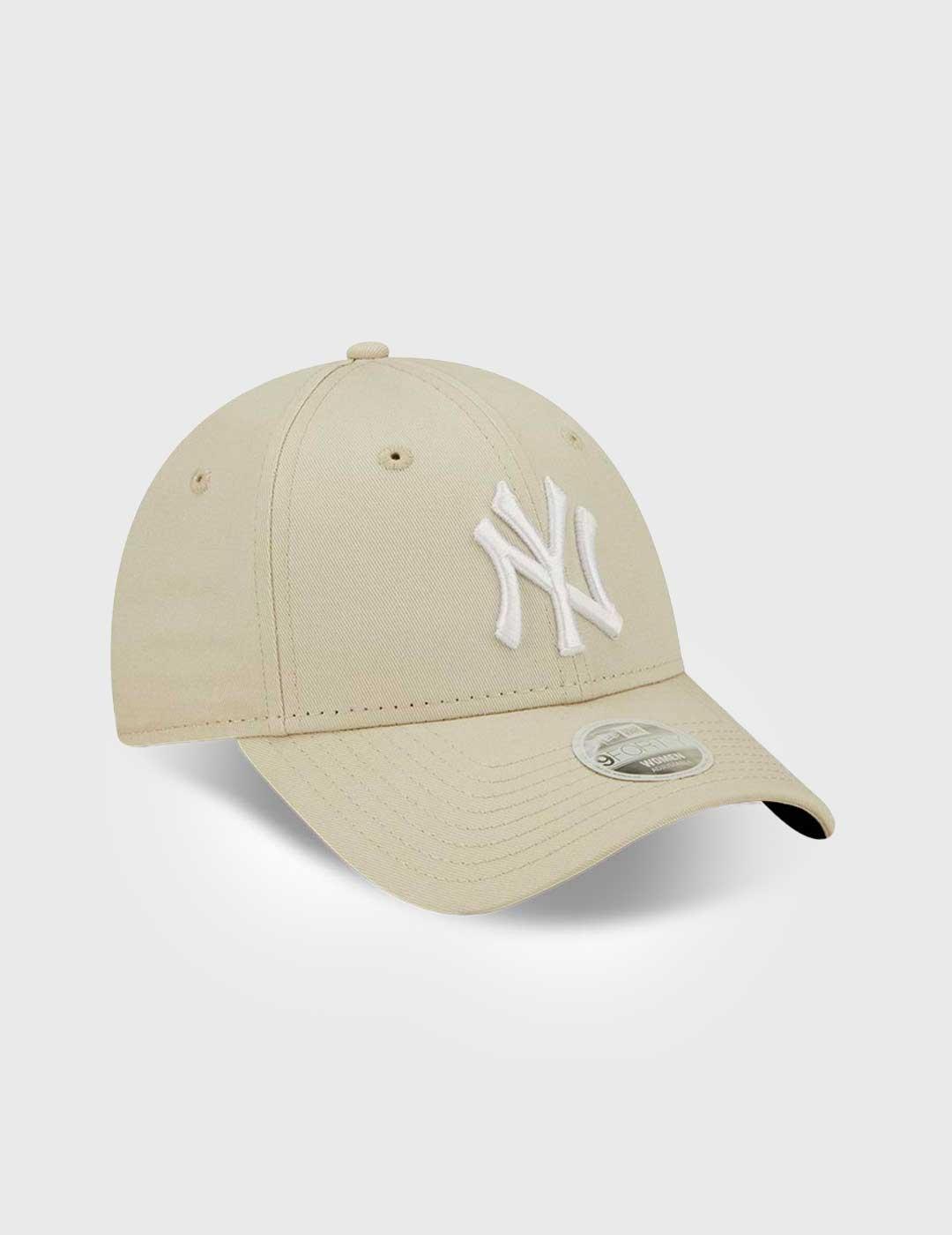 Gorra New Era League Essential 9 Forty beige para mujer