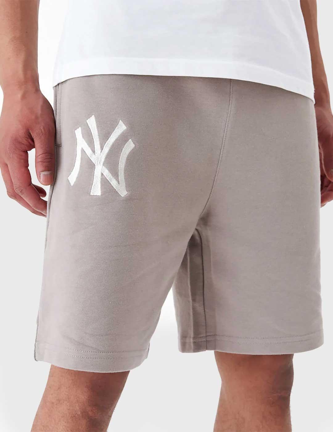 New Era League Essentials Shorts Pantalón Corto marrón