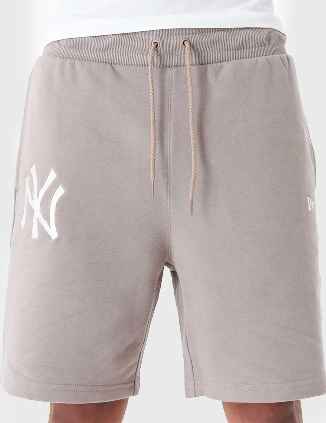 New Era League Essentials Shorts Pantalón Corto marrón