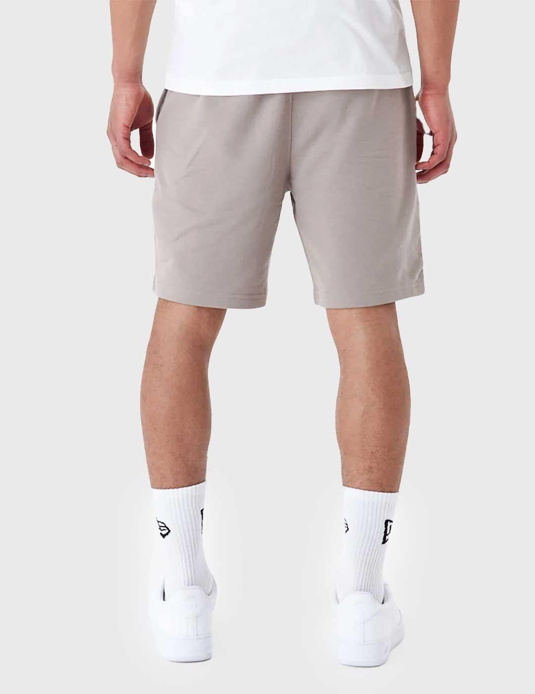 New Era League Essentials Shorts Pantalón Corto marrón