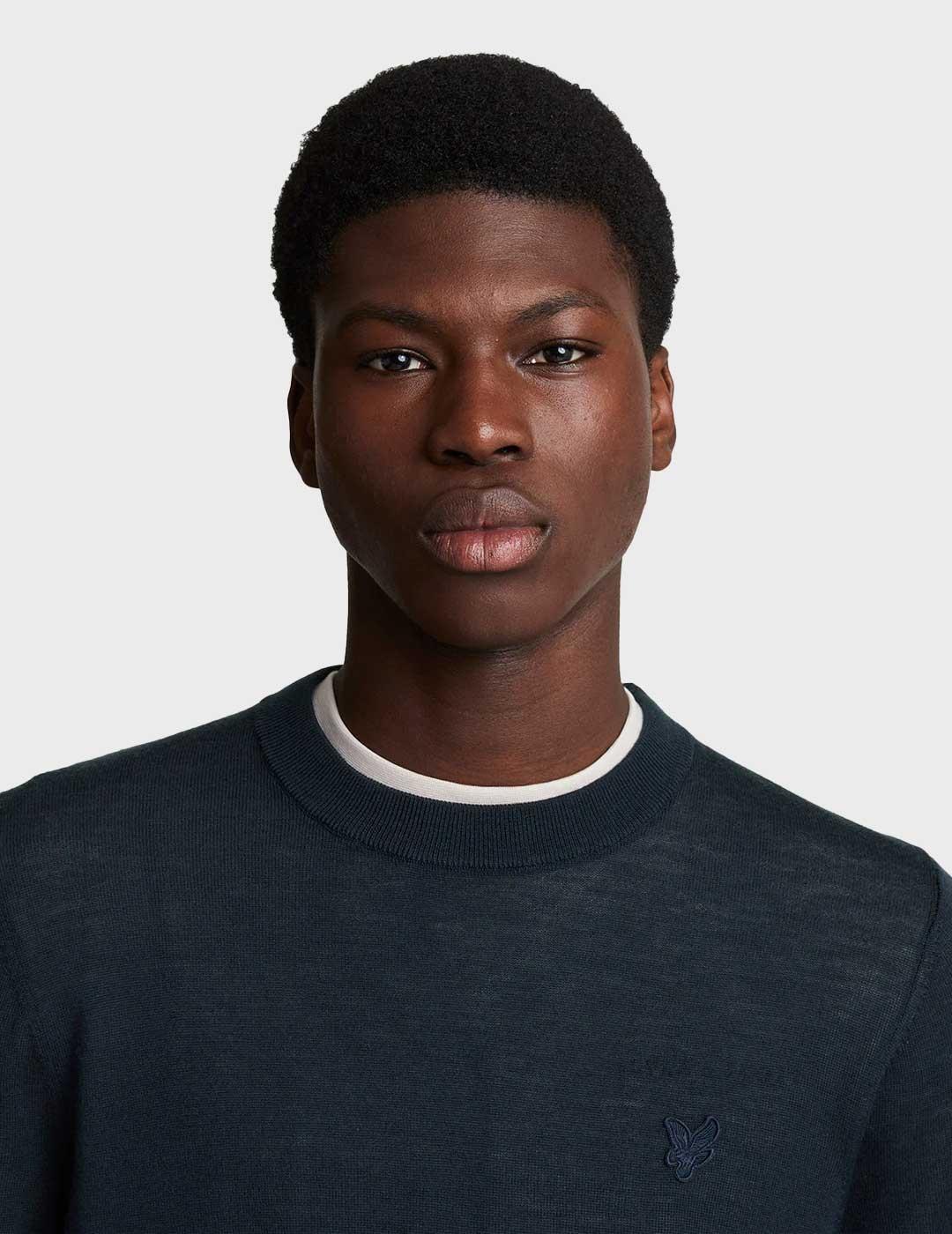Lyle & Scott Tonal Eagle Crew jersey azul marino para hombre