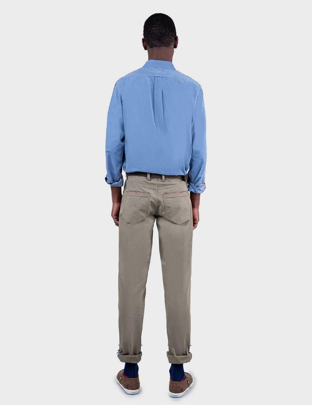 El ganso Pana camisa celeste para hombre