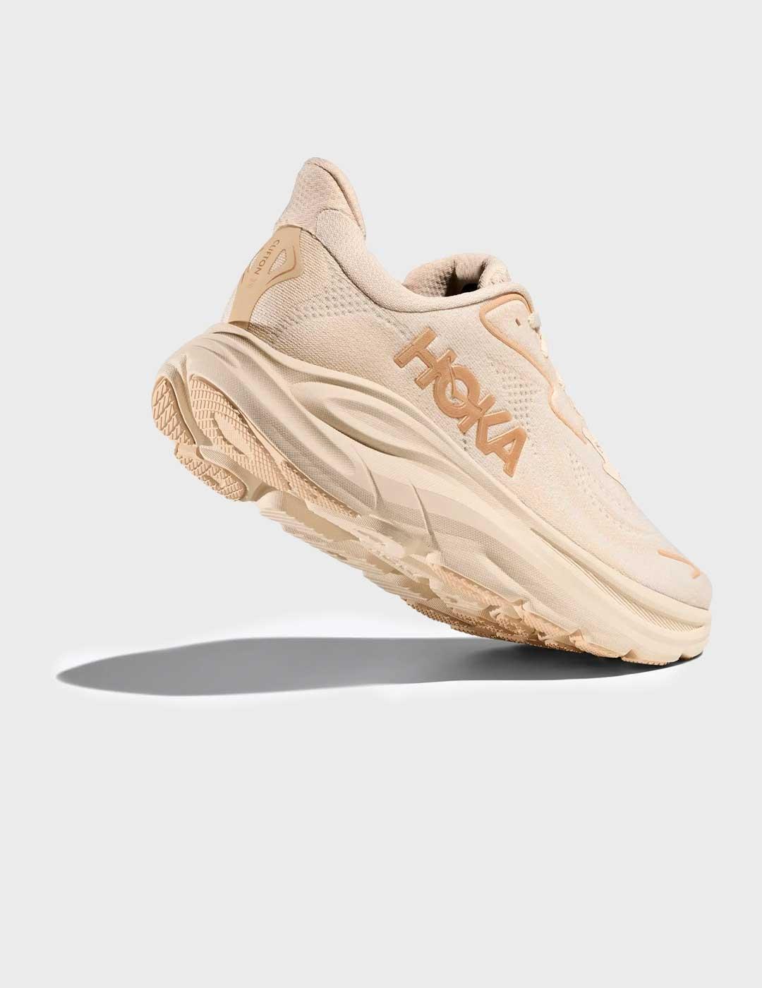 Hoka Clifton 10 zapatilla beige con amortiguación avanzada para mujer