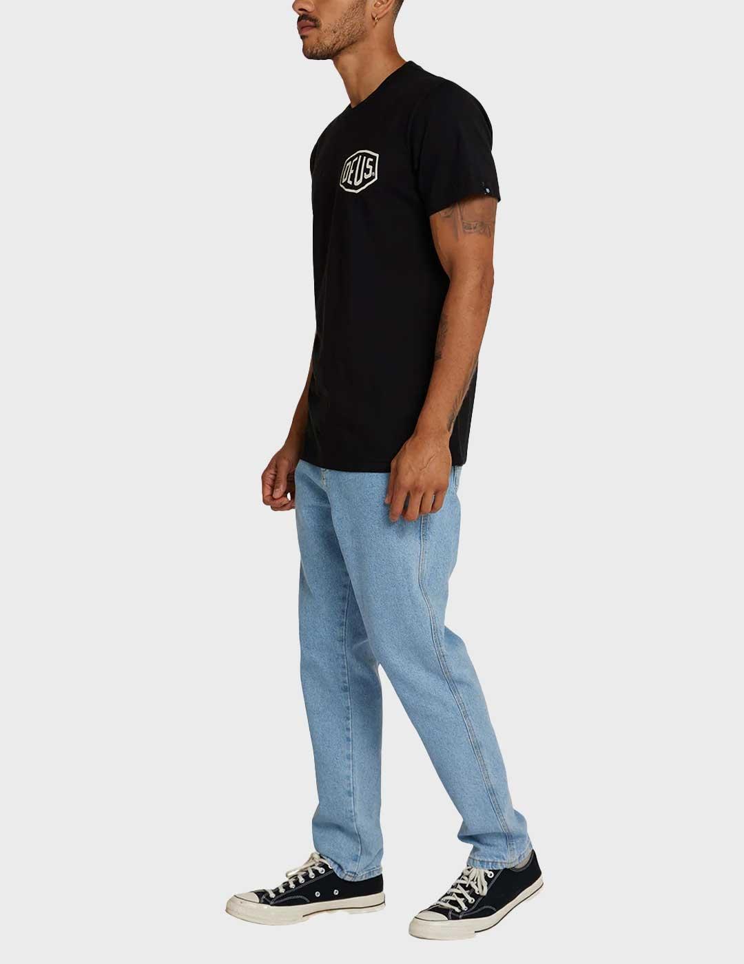 Deus Milano Address camiseta negra para hombre
