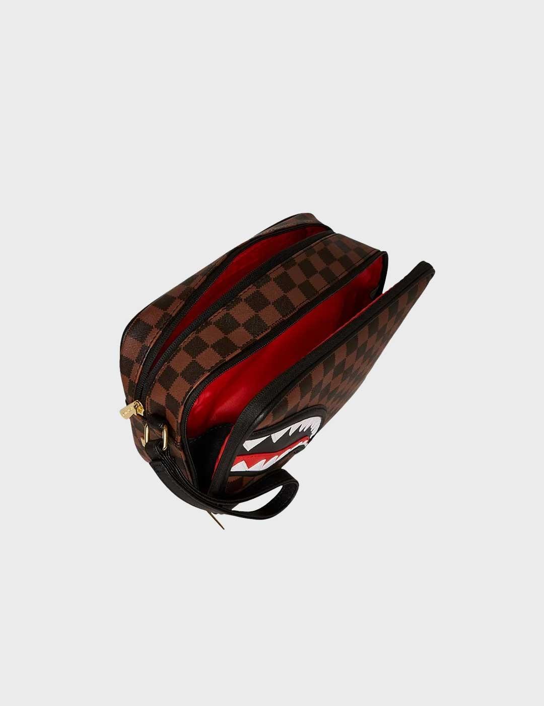 Sprayground Sawtooth Sharks neceser marrón hombre y mujer