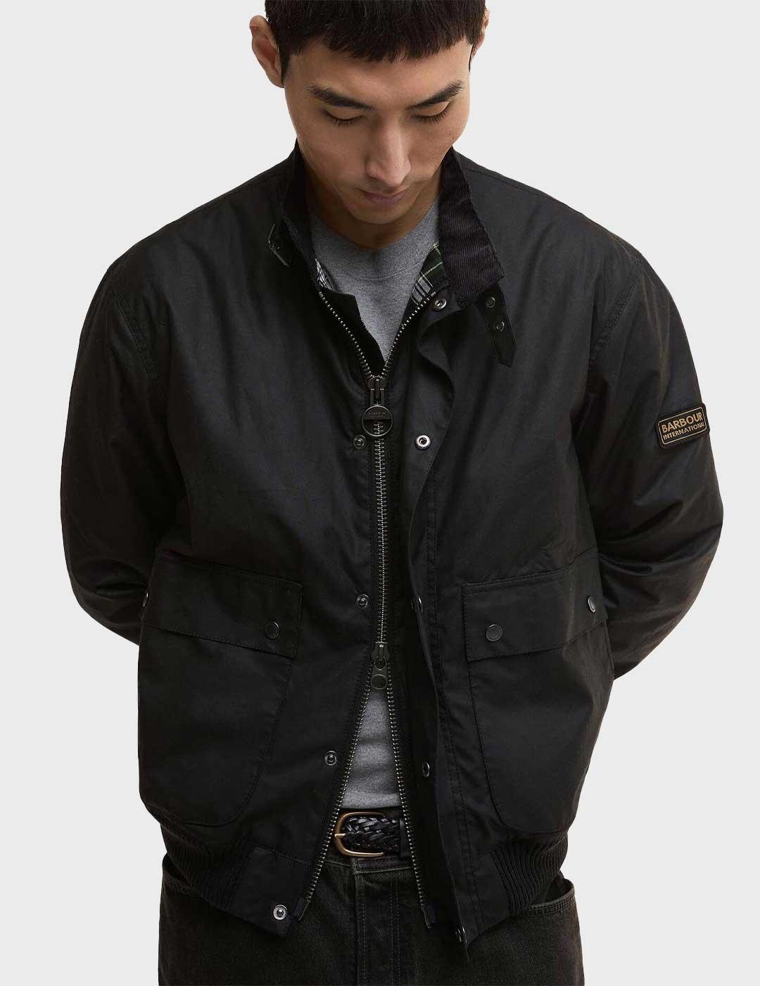 Barbour International Traction Wax chaqueta negra hombre