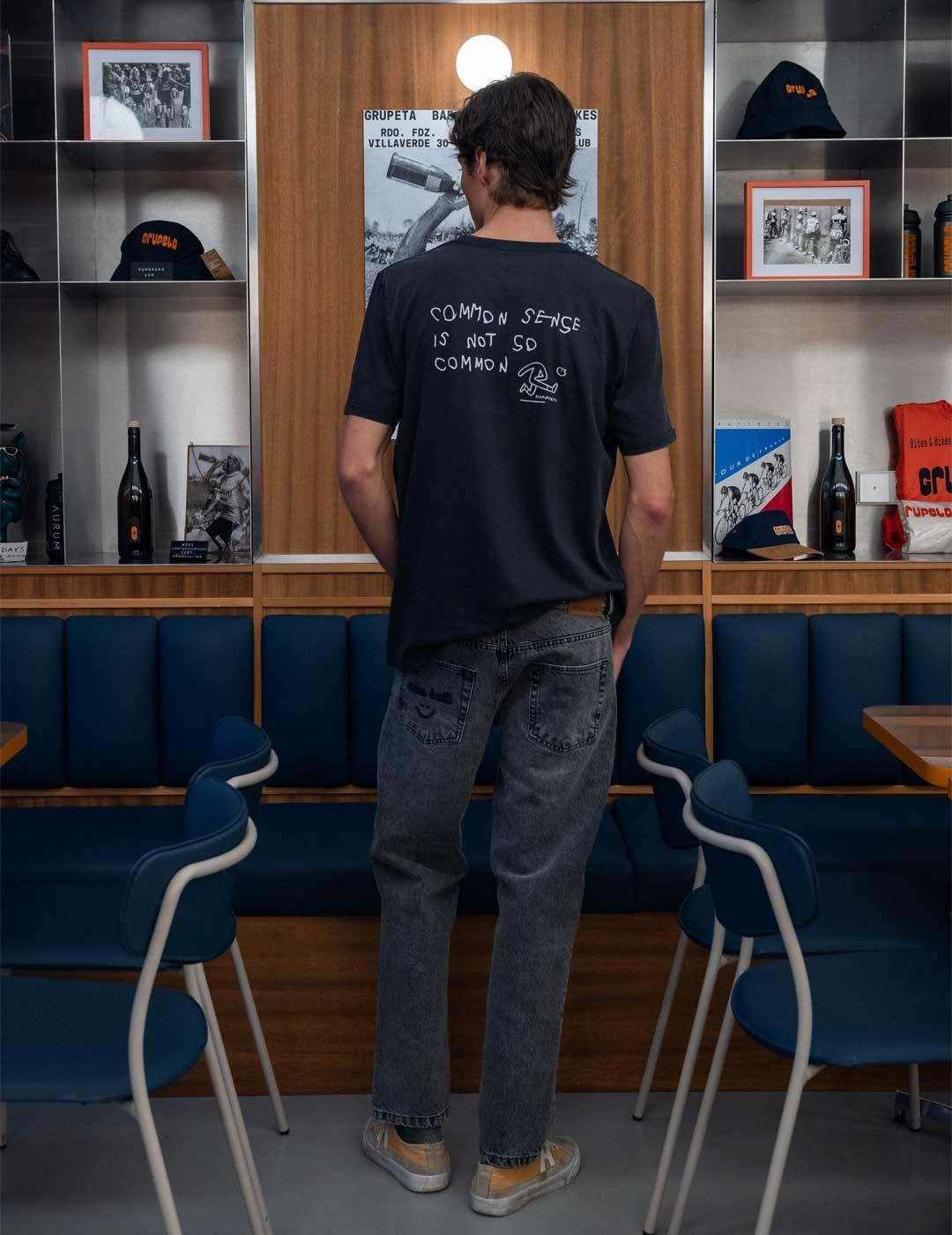 Humpier camiseta negra Common Sense para hombre